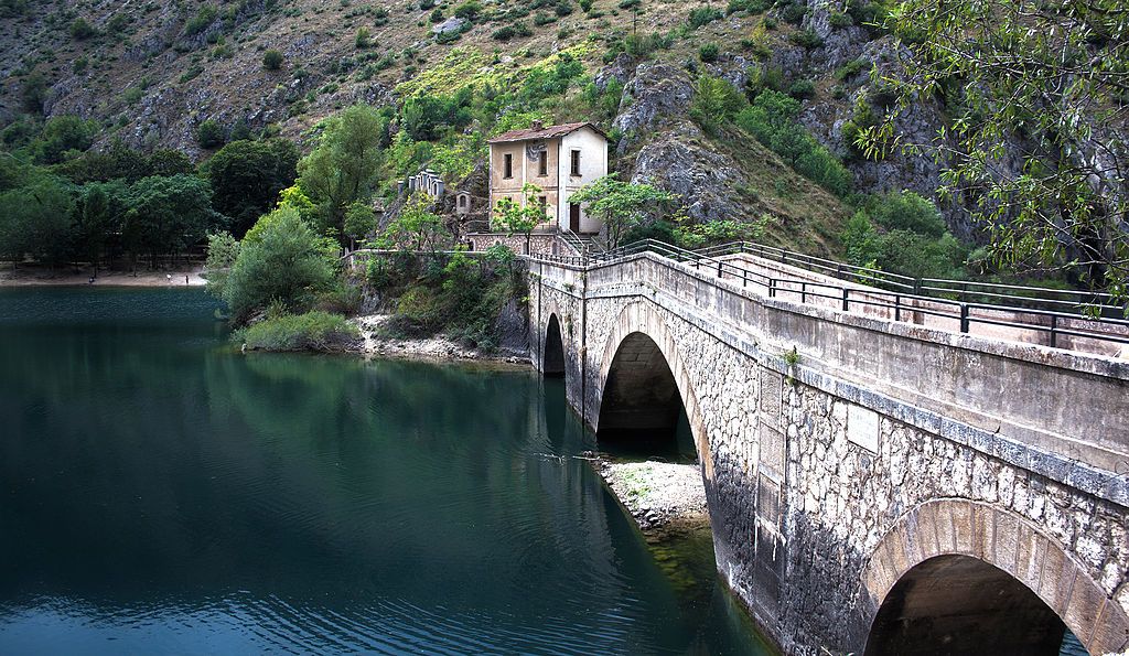 Ponte del Lago di San Domenico gole del Sagittario