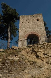 Smerillo, le mura