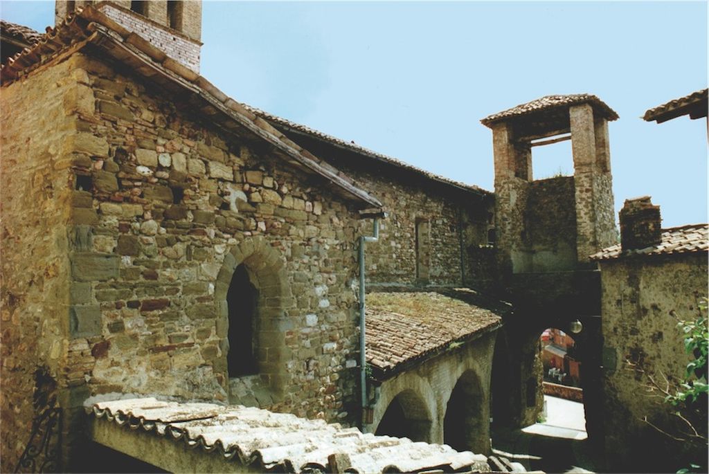 Castel Ritaldi, porticato