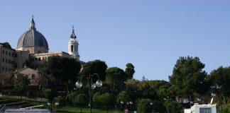 Area sosta della Basilica - Loreto (AN)