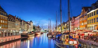 Copenaghen romantico il porto al tramonto