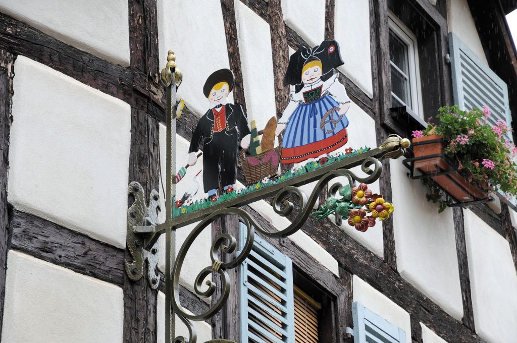 Eguisheim, dettagli passeggiando per il centro