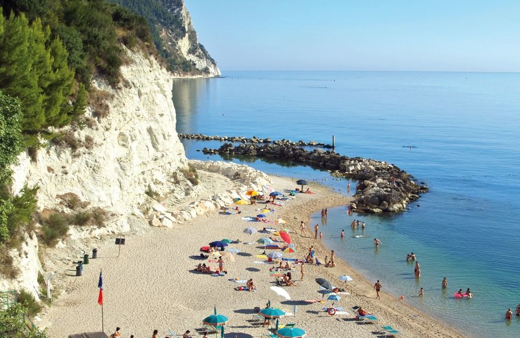Le bianche scogliere di Sirolo