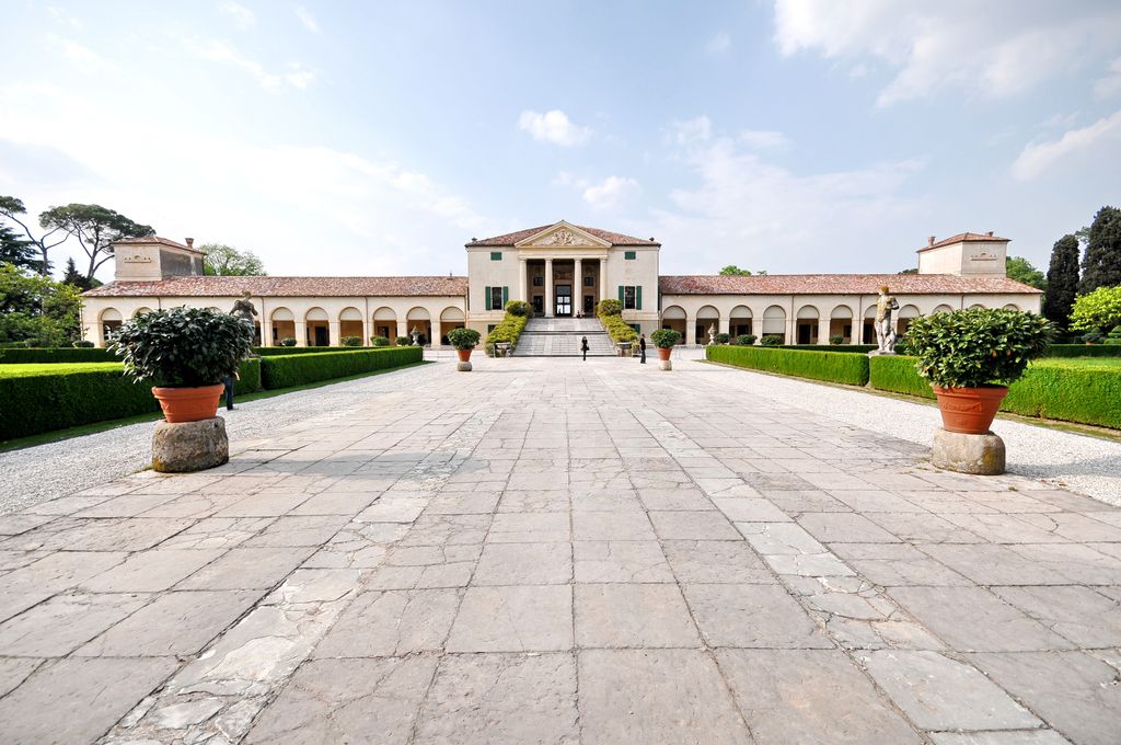 Fanzolo, Villa Emo