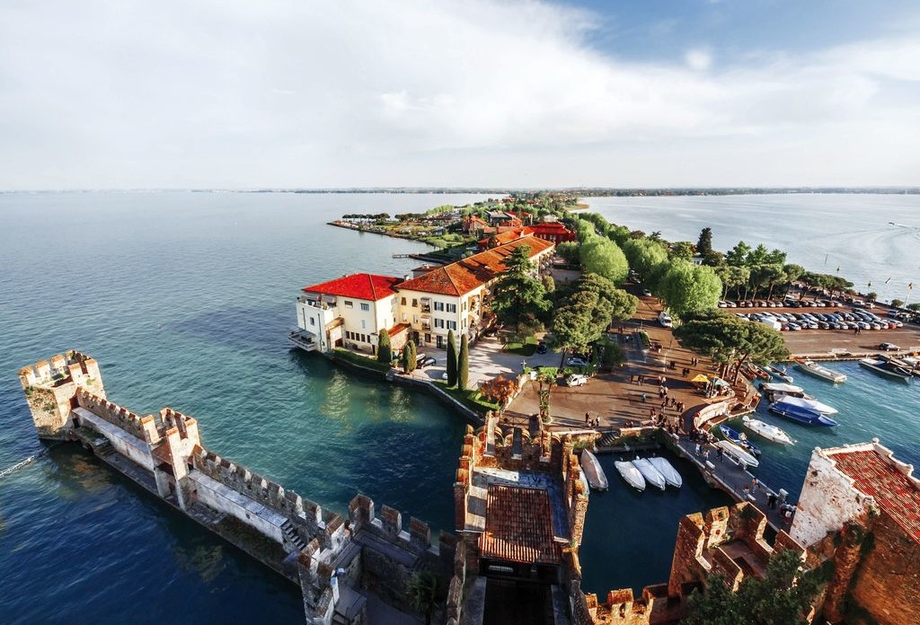 Vista aerea del Castello di Sirmione