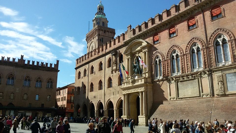Piazza Maggiore e municipio