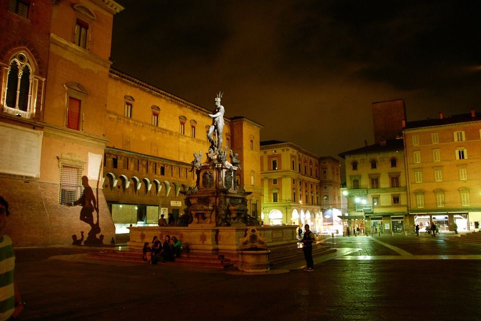 Piazza e Fontana del Nettuno