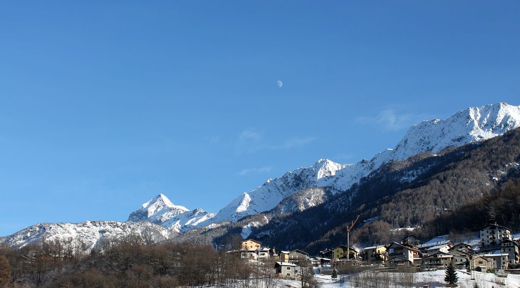 Chiesa in Valmalenco e Pizzo Scalino
