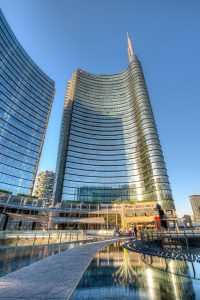 Milano, quartiere Porta Nuova e la Torre quadrata Gae Aulenti