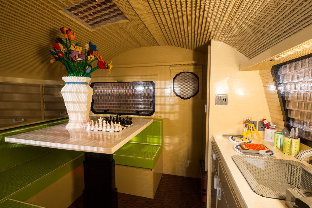 interni caravan record Lego