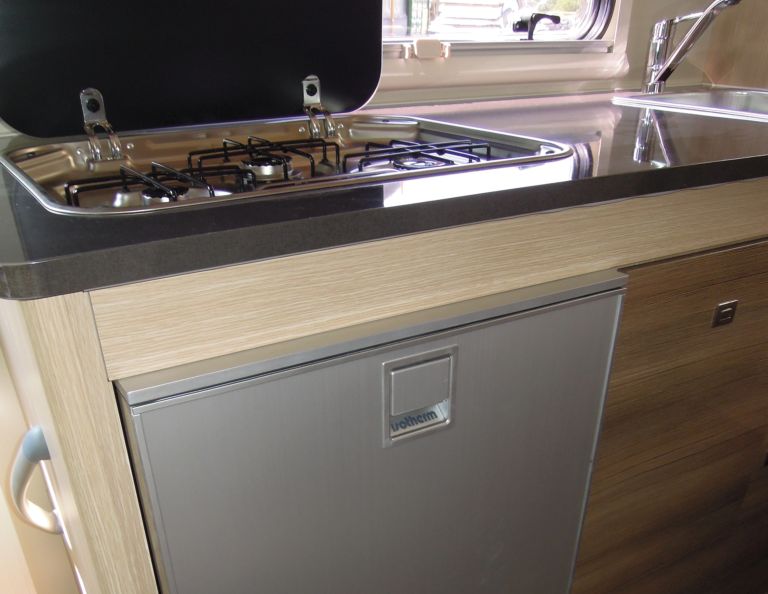 Koala 722 Elite, fornelli e lavastoviglie