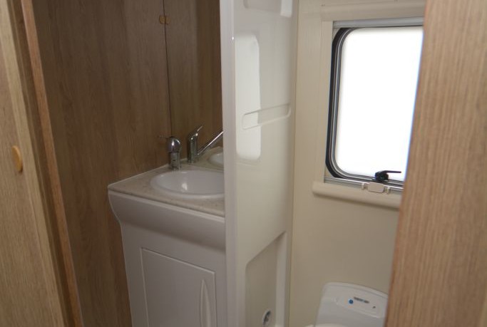 Mister 380, il bagno