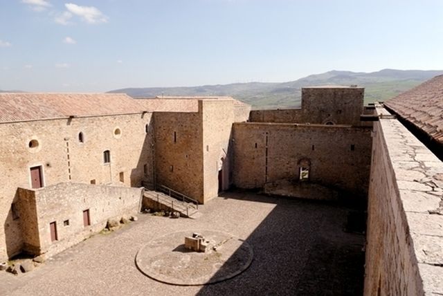 Castello di Lagopesole