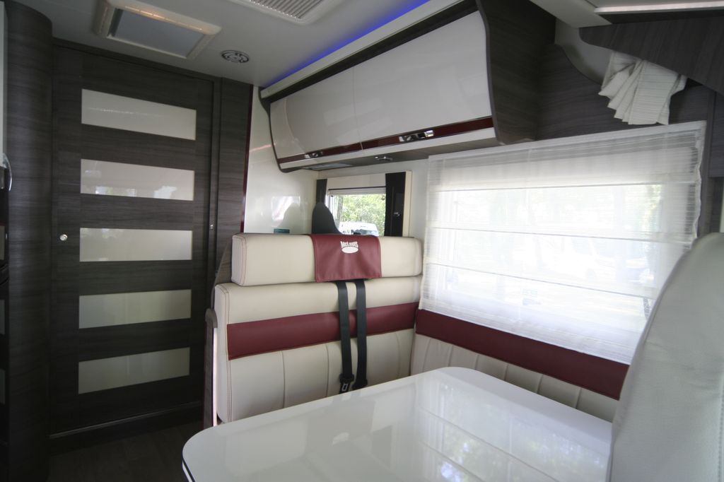 dinette e porta Nevis 80 Karatr