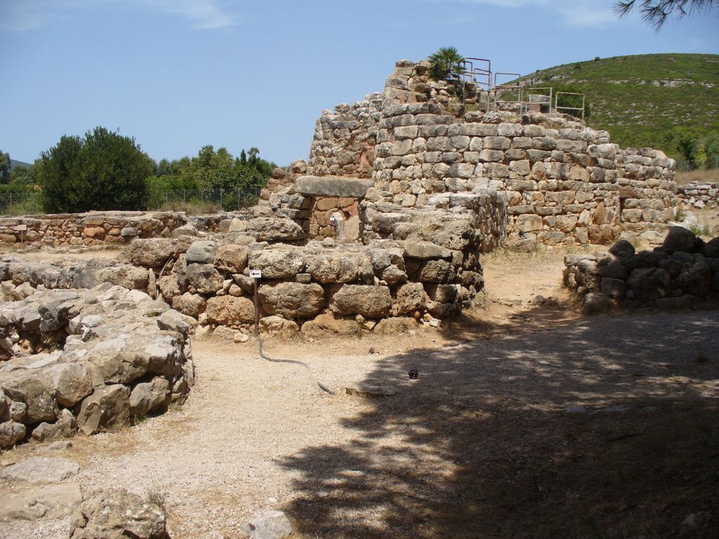 Nuraghe Palmavera - il villaggio