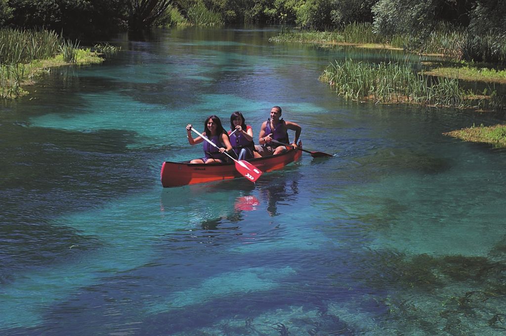 Canoa sul fiume Tirino