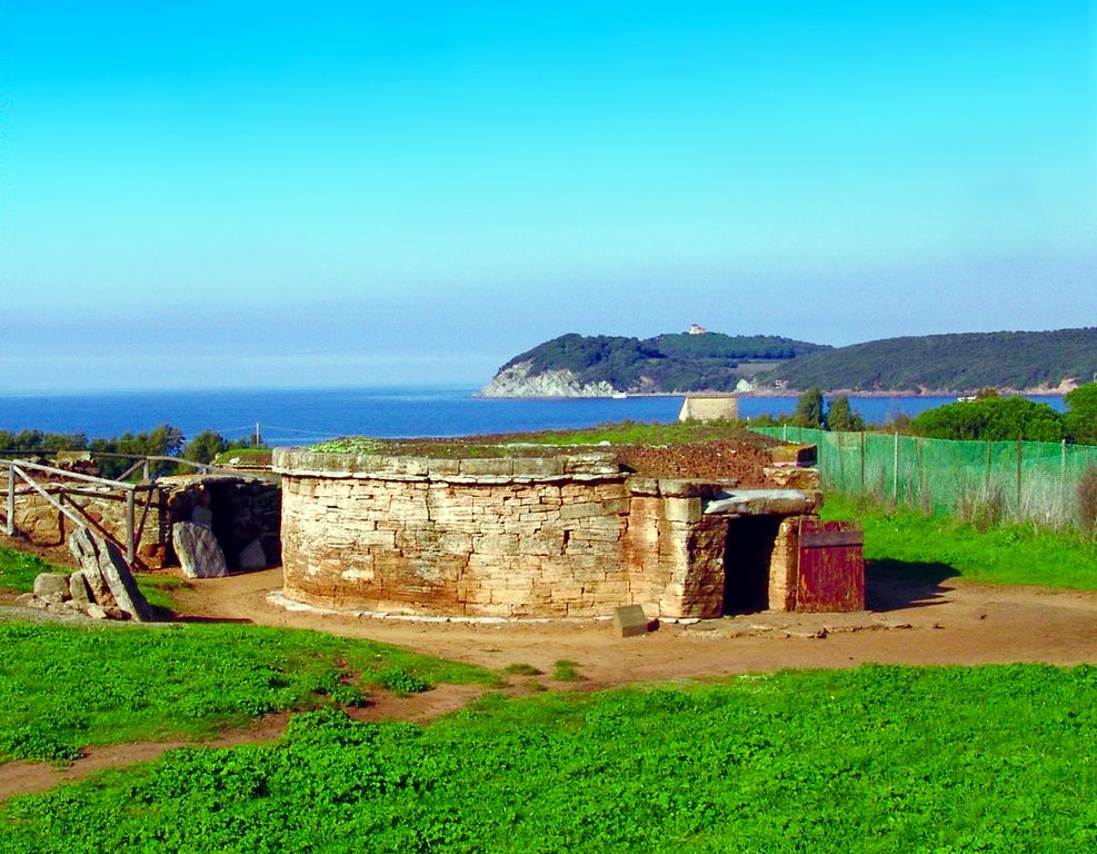 Necropoli di San Cerbone - foto P. Biond