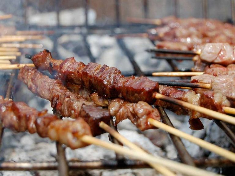 Cinquantamila arrosticini: è sagra della pecora a Fabrica di Roma