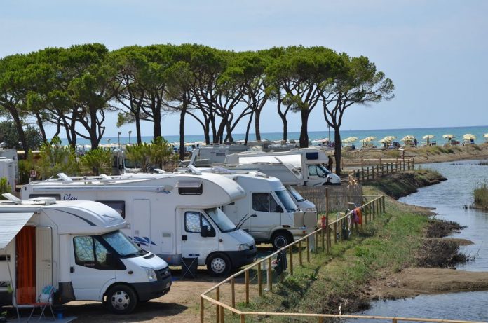 Area Sosta ai Delfini