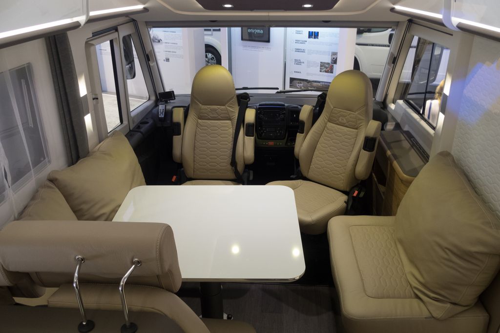 Sonic Supreme interni dinette