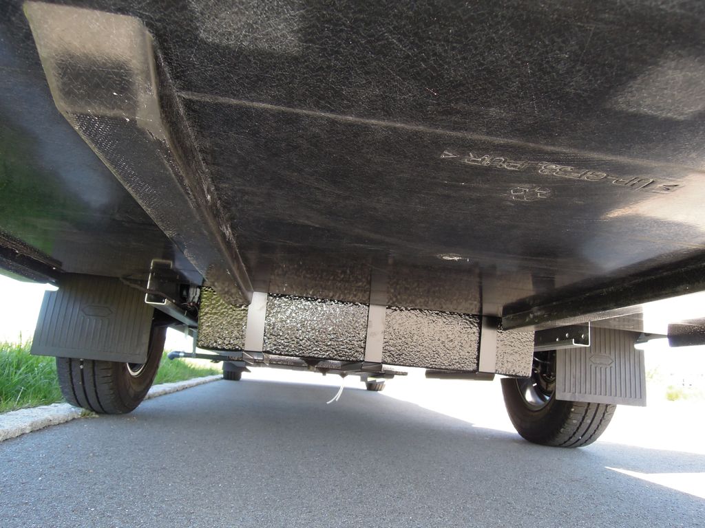 Rivestimento esterno in VTR e isolamento serbatoio grigie