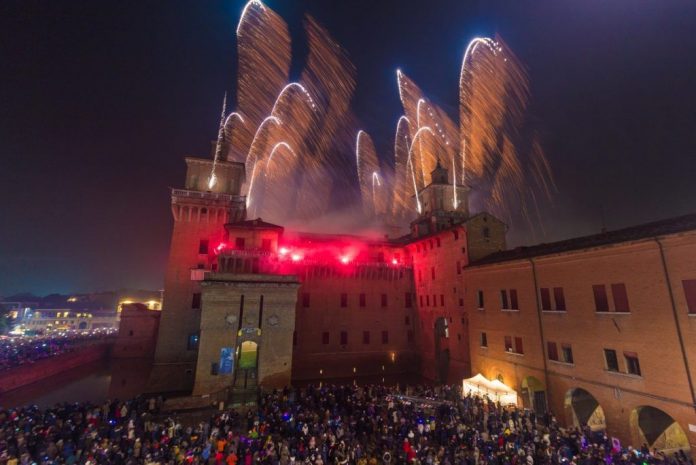Incendio Castello Estense Ferrara foto capodannoferrara.com