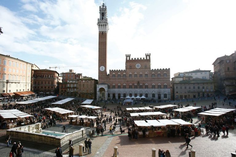 Mercato nel Campo