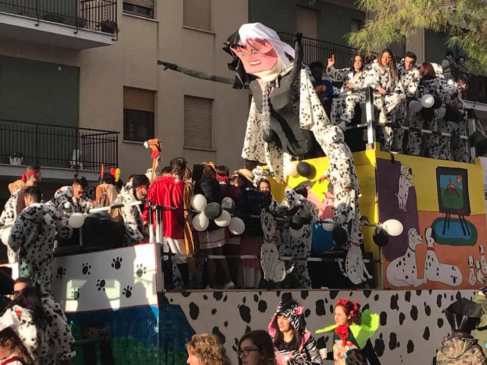 CARNEVALE STORICO CASTIGNANESE carri