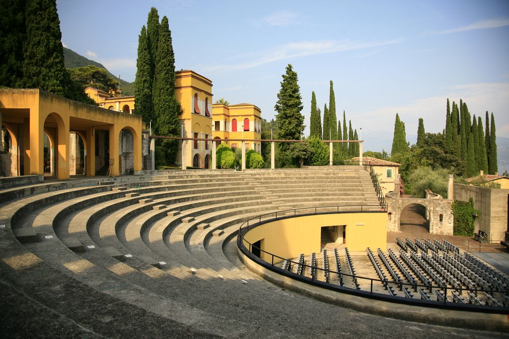 Teatro, Vittoriale degli Italiani