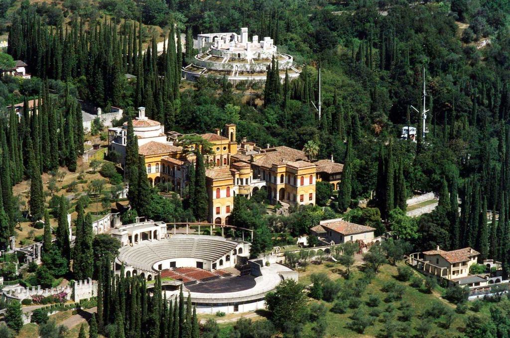 Vittoriale degli Italiani panorama