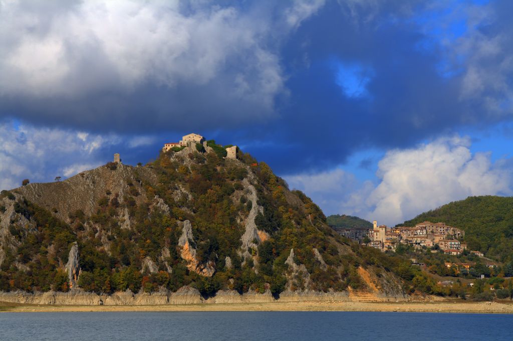 Castel di Tora e Colle di Tora