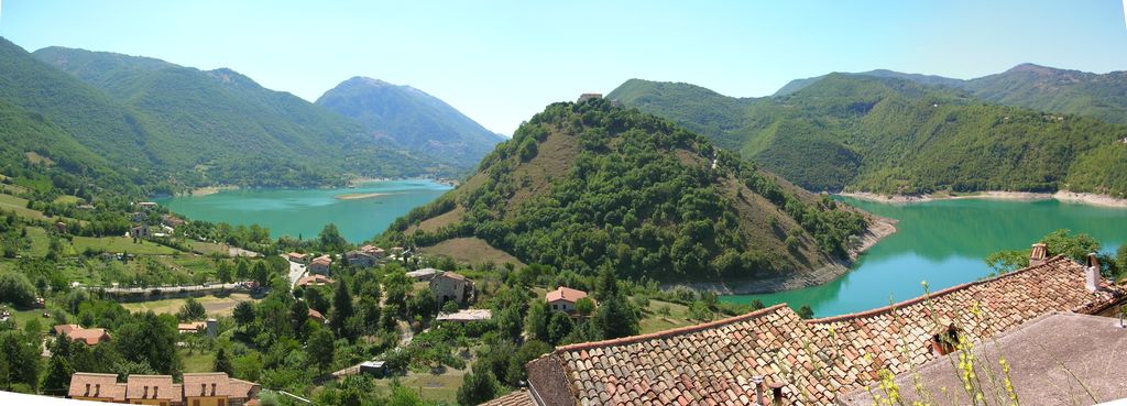 Panorama sul lago di Turano
