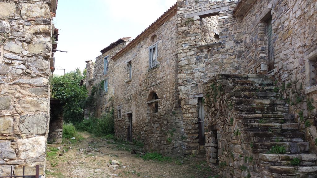 ruderi di Roscigno Vecchia