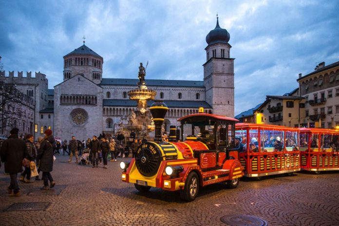 Mercatino di Natale di Trento - A. Russolo