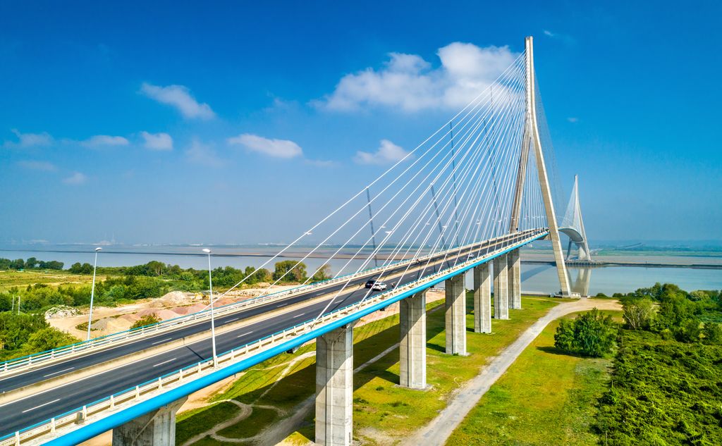 Normandia, Pont de Normandie, il ponte stradale attraversa la Senna e collega Le Havre a Honfleur