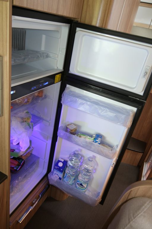 Il frigorifero opzionale Jumbo da 160 litri. Di serie e' da 90 litri