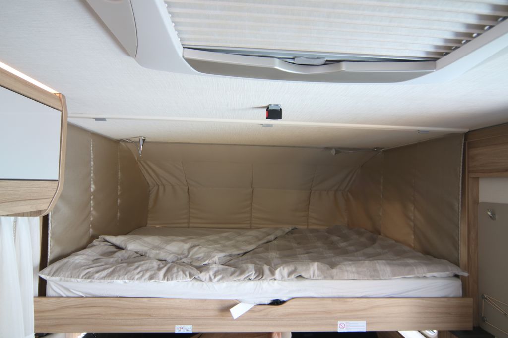 Il letto basculante, comodo ma amanca un oblo' dedicato