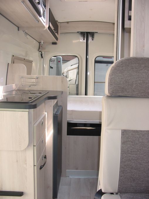 Dexter 560 AWD