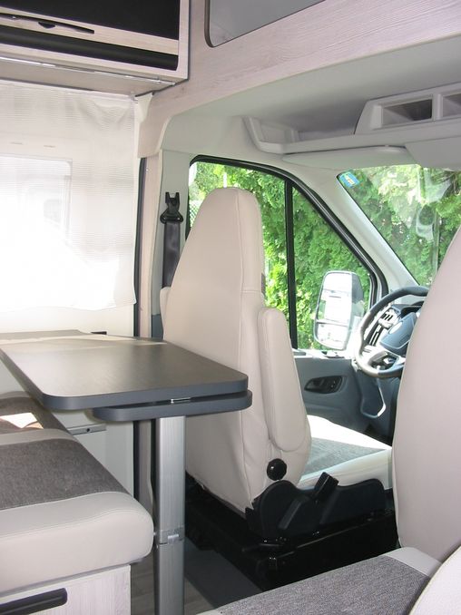 Dexter 560 AWD