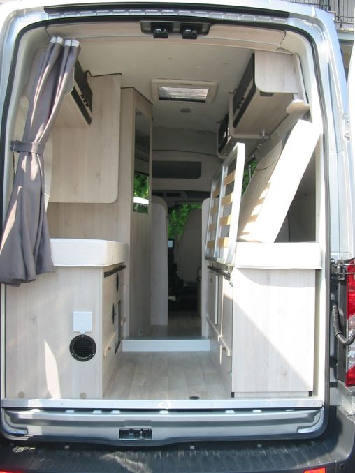 Dexter 560 AWD