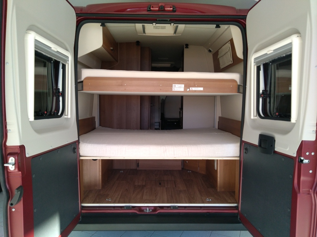 VANTOURER letto posteriore a castello