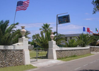 Area Camper Salento “i Faraglioni” – Torre S. Andrea