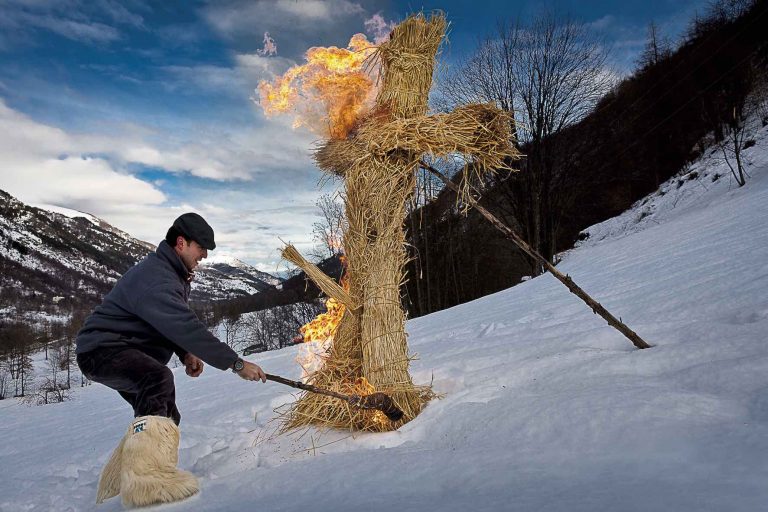 AlpiMagia Riti, leggende e misteri dei popoli alpini, un progetto fotografico