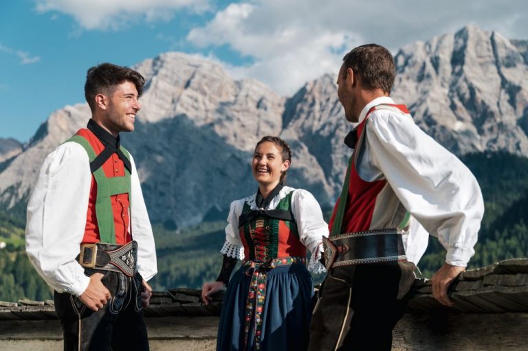 Nos Ladins – Noi Ladini in Alta Badia