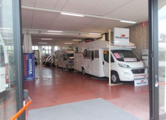Barassi Nauticaravan, furgonati al centro