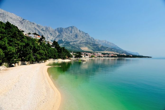 Spiaggia ai piedi del Monte Biokovo