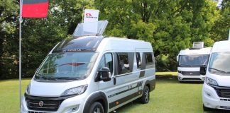 Twin Supreme 640 AGX, finestra brevettata sul cupolino
