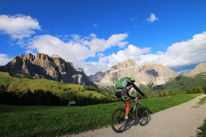 bici Val di Fassa Sassolungo Sciliar