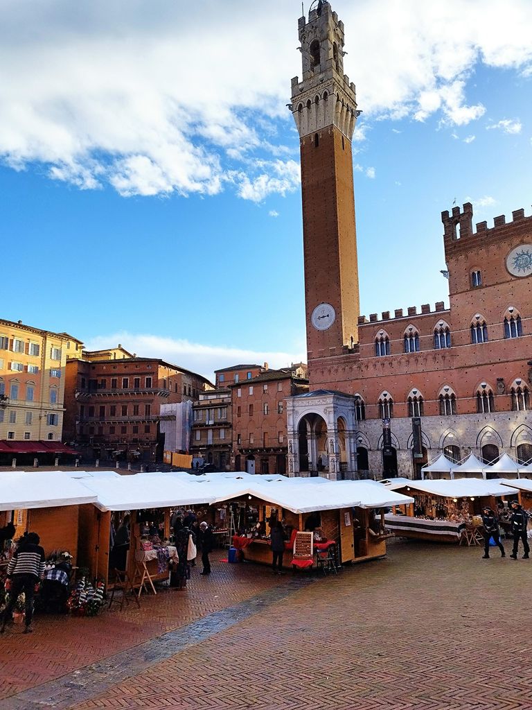 A Siena torna il Mercato nel Campo