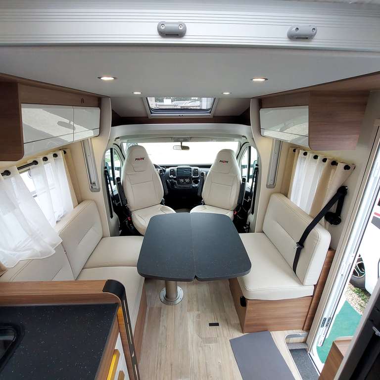 Pilote Pacific 746 FGJ “Evidence”